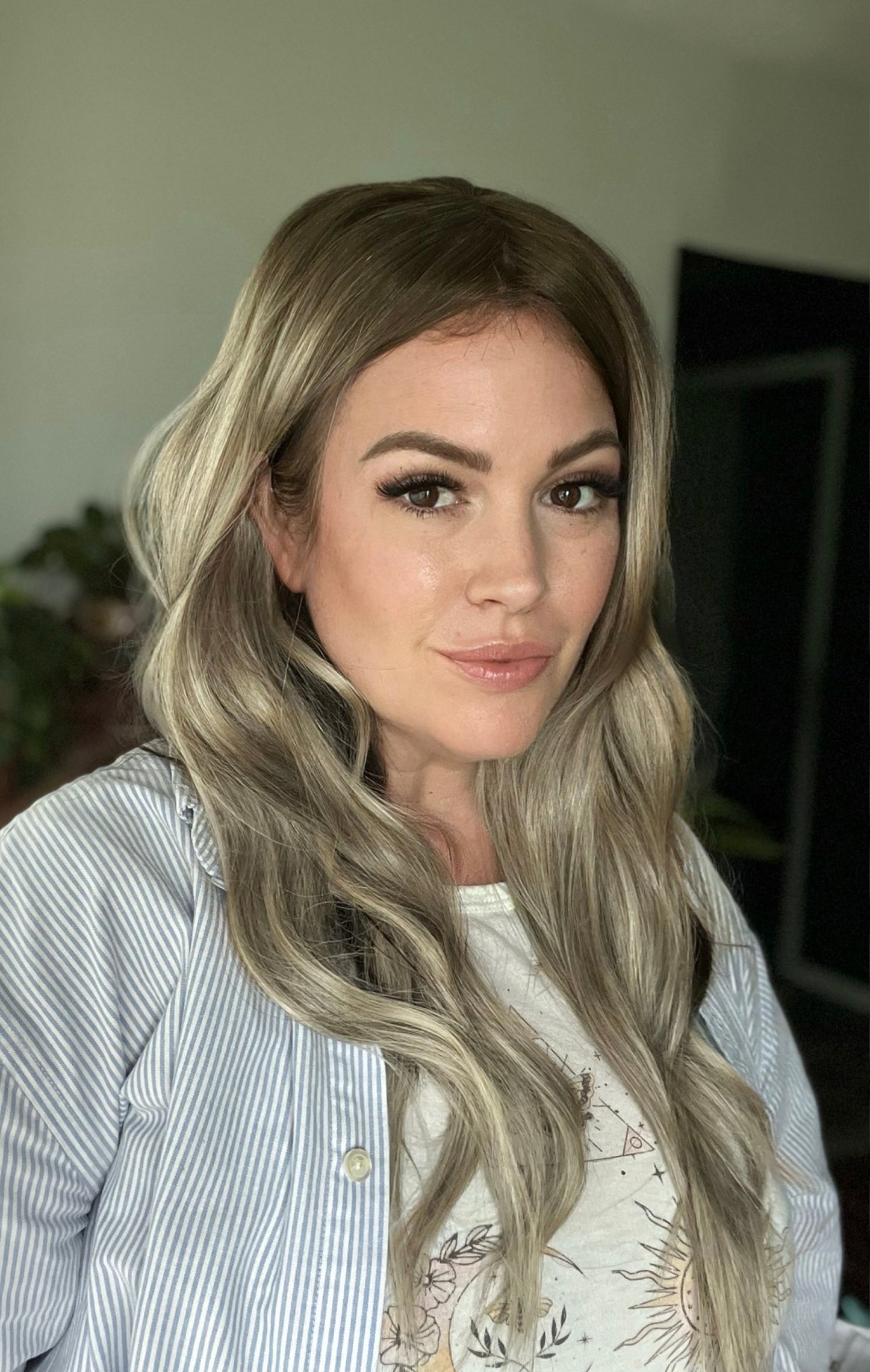 Icy Blonde Smudged Natural Root Topper 19-20 Inches