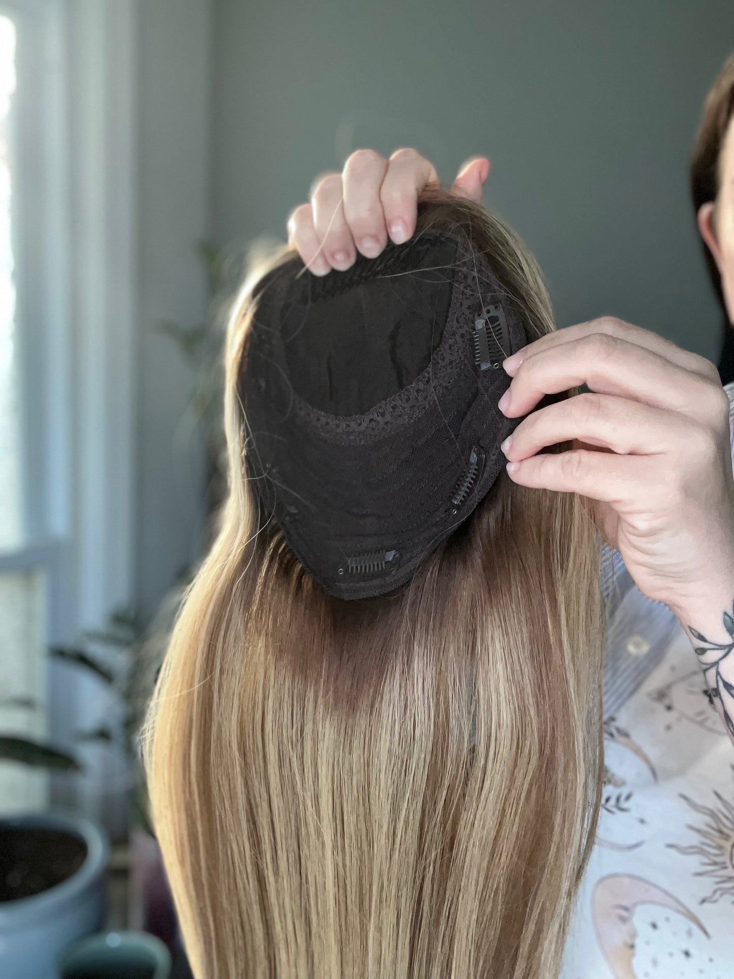 Honey Blonde Natural Root Topper 18-19 Inches